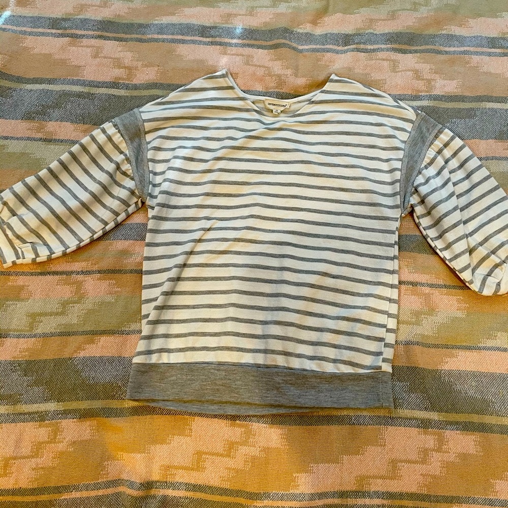 Gray and white puffer sleeve shirt by coverstitch